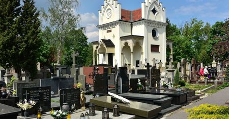 Dają 110 zł. Praca na cmentarzu. Są wymagania ws. wieku