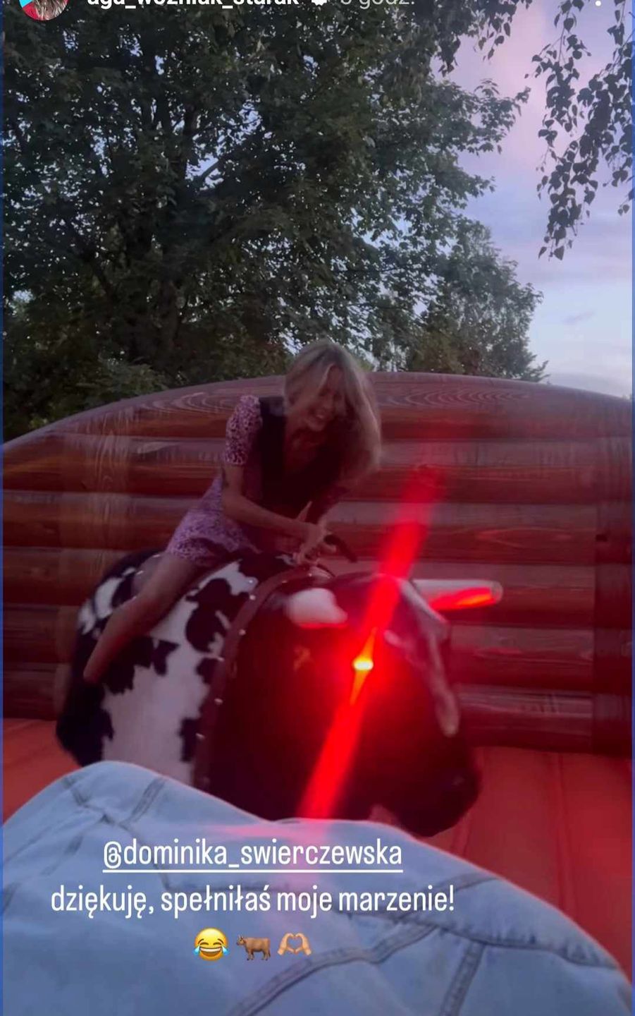 Agnieszka Woźniak-Starak ujeżdża byka
