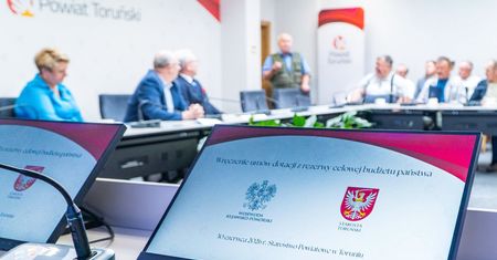 Wsparcie dla spółek wodnych w Powiecie Toruńskim. Podpisano umowy z przedstawicielami regionu