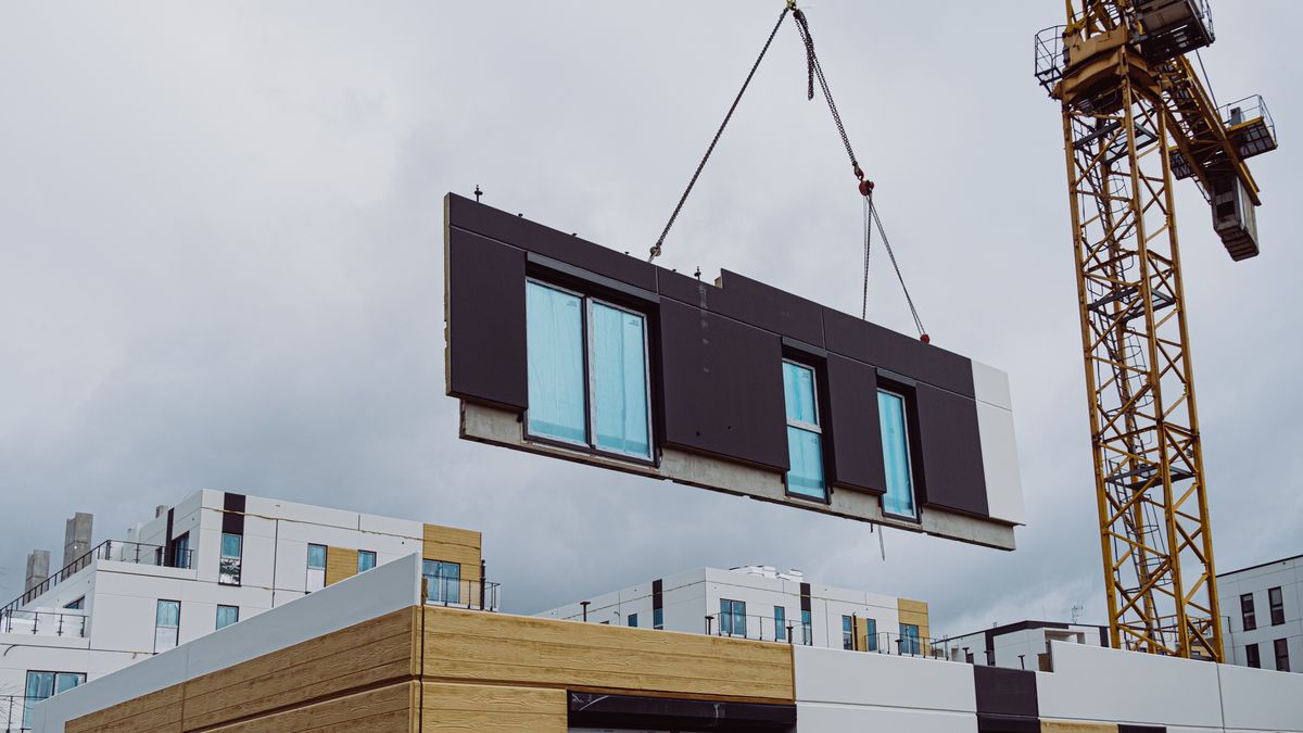 Dom prefabrykowany może być rozwiązaniem na dzisiejsze trudności związane z rynkiem budowlanym