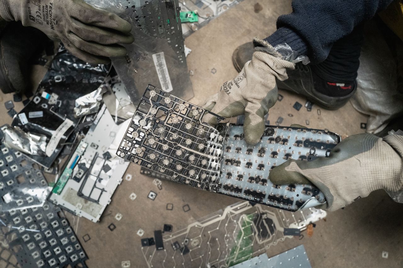 Royal Mint opens facility to recover gold from e-waste in Wales