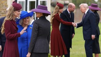 Ekspertka od mowy ciała analizuje interakcje Melanii z księżną Kate i królową Camillą. "Była trochę SPIĘTA"