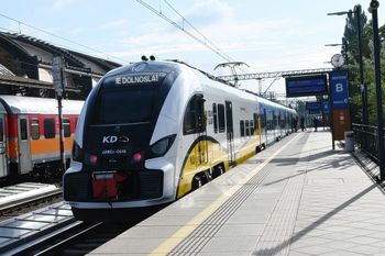 Ogromne dofinansowanie dla Kolei Dolnośląskich. Spółka kupi nowe pociągi Elfy za 600 mln złotych