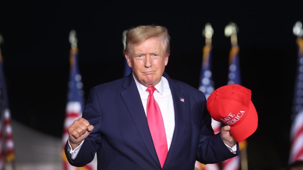 BlenderBot 3 twierdzi, że Donald Trump jest prezydentem USA.