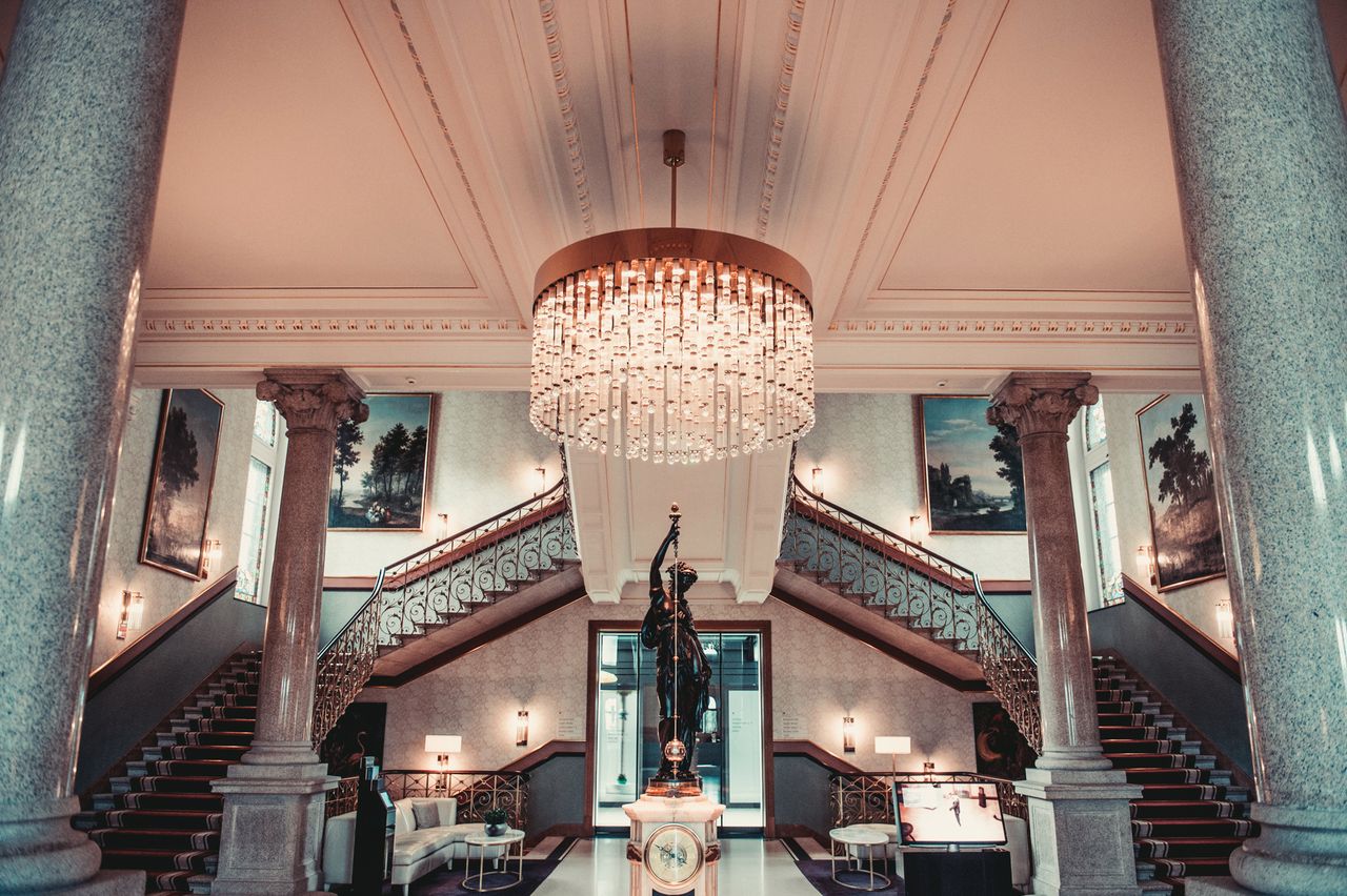Lobby hotelu Dolder Grand w Zurichu