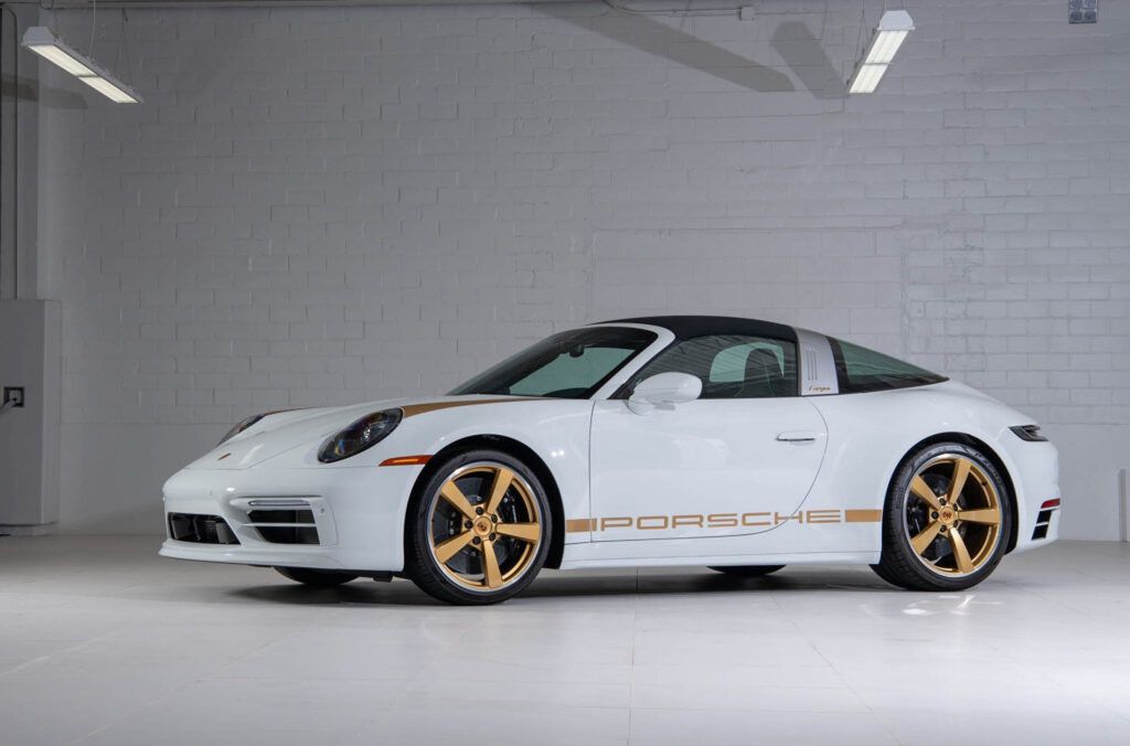 Kolekcja białych porsche