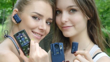 LG Decoy z wbudowaną słuchawką Bluetooth 1