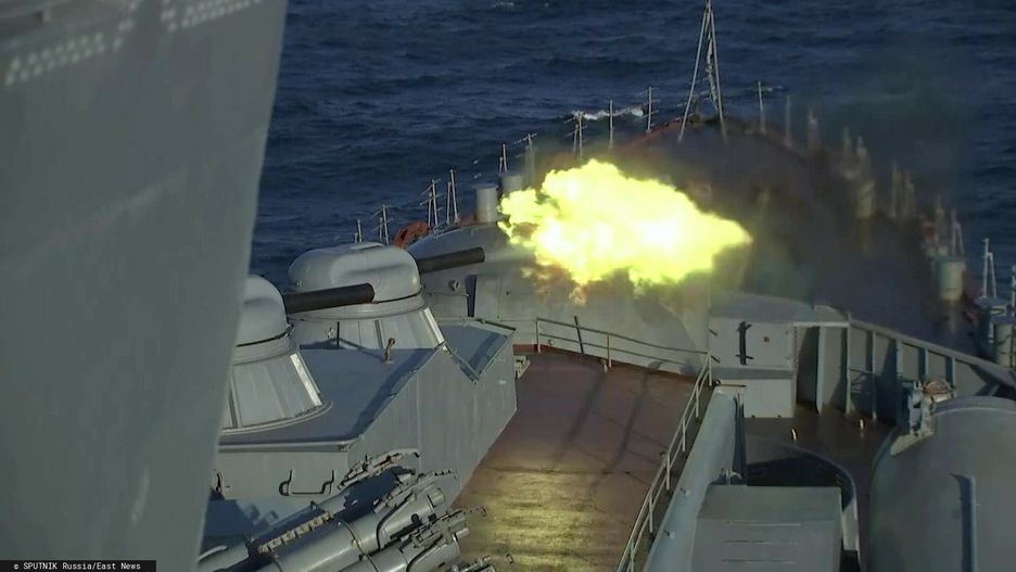 Rosyjskie okr?ty wojenne na Morzu Czarnym8119105 18.02.2022 In this handout video grab released by the Russian Navy Black Sea Fleet press office, a Russian Navy's guided-missile cruiser Moskva takes part in naval drills in the waters of the Black Sea coast of Crimea, Russia. Editorial use only, no archive, no commercial use. The Russian Navy Black Sea Fleet press office