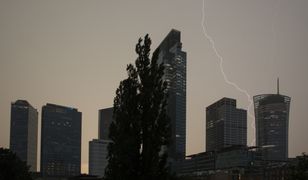Gradobicie w Warszawie. Deszcz i burze także w innych miastach