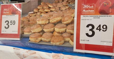 Tłusty czwartek zaczęli już w środę. Reakcja klientów Auchan