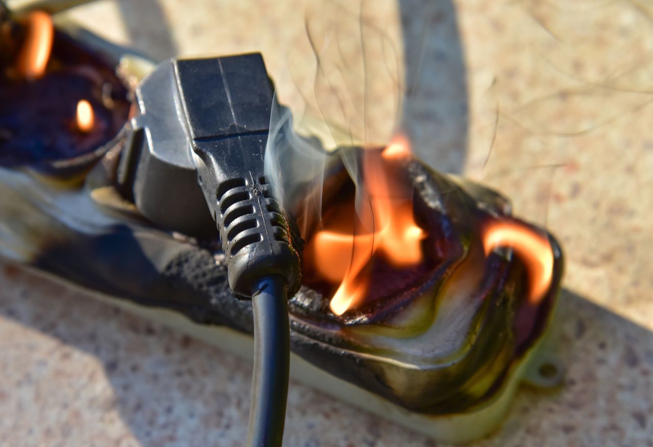 Masz w domu te urządzenia? Lepiej nie podłączaj ich do przedłużacza