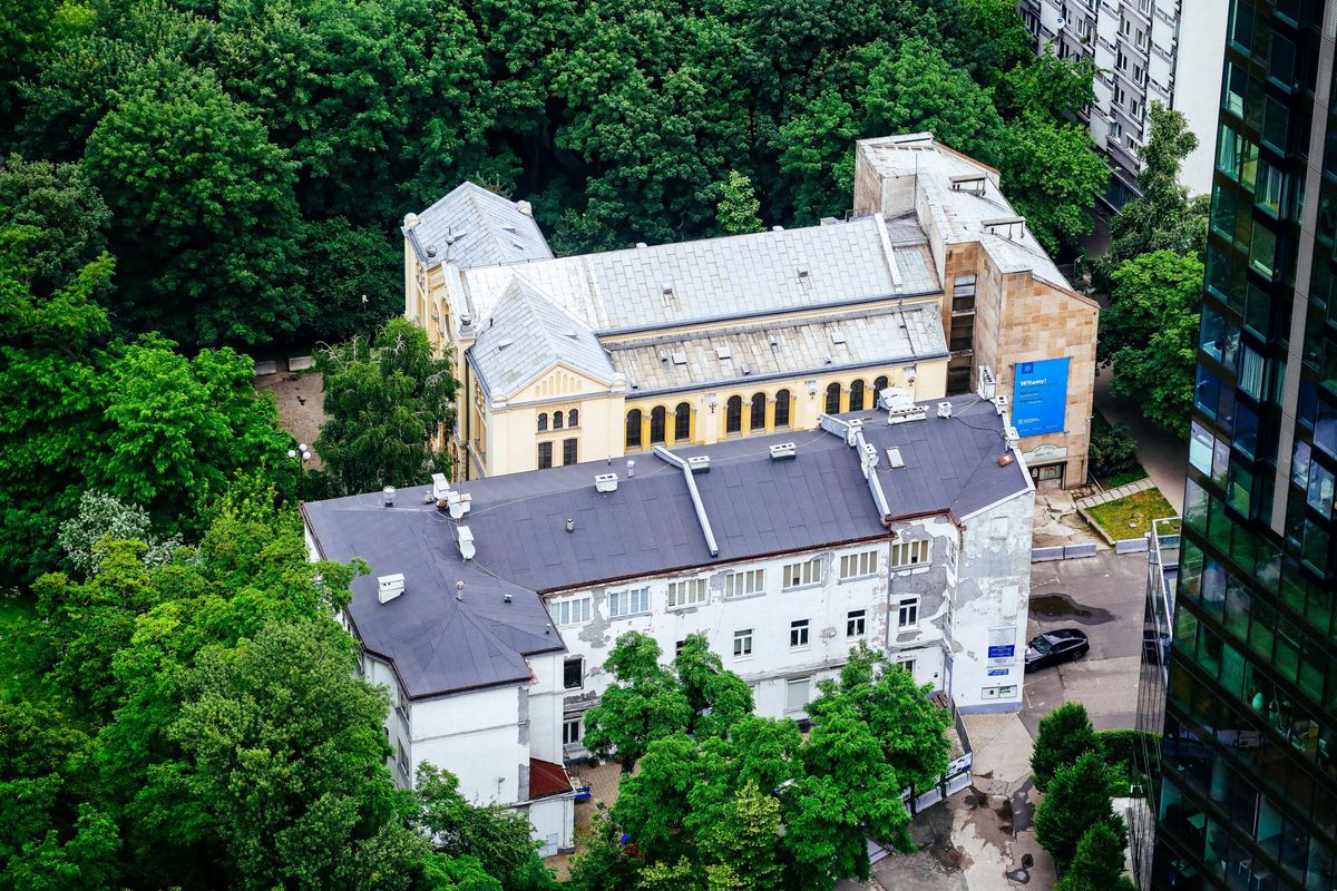 KSP potwierdza zgłoszenie o próbie podpalenia synagogi Nożyków w Warszawie