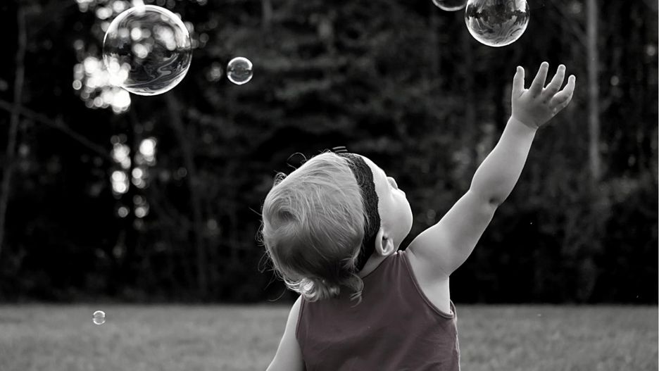 Opaski dla dzieci mogą być niebezpieczne. Mama ostrzega przed uduszeniem