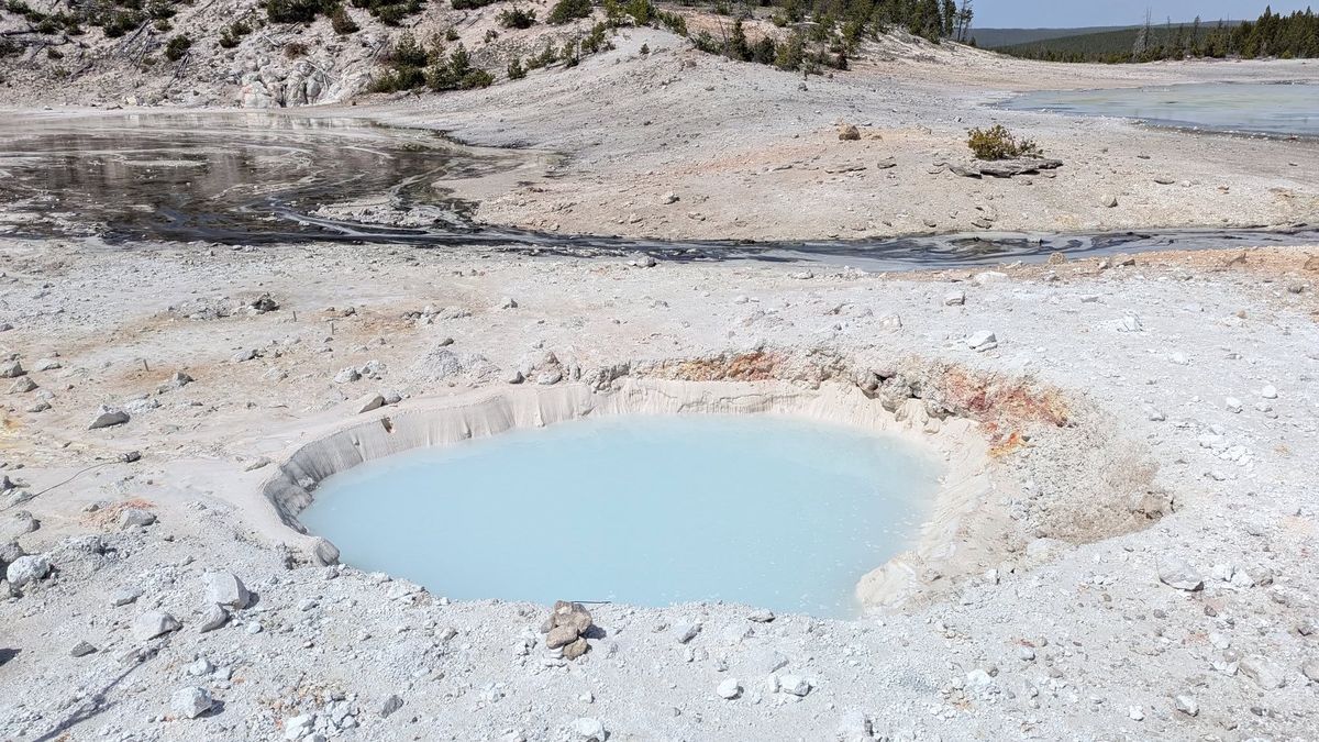 Tajemniczy otwór pojawił się w Yellowstone