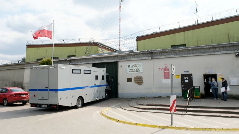 Gang miał przemycać i rozprowadzać narkotyki w areszcie