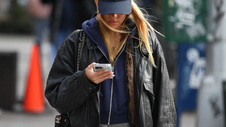 Modne ramoneski na jesień 2023. Te skórzane kurtki zdominowały trendy