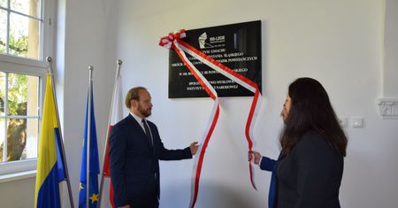 Mysłowice. Tablica odsłonięta. Przypomnieli o lekarzach i sanitariuszach