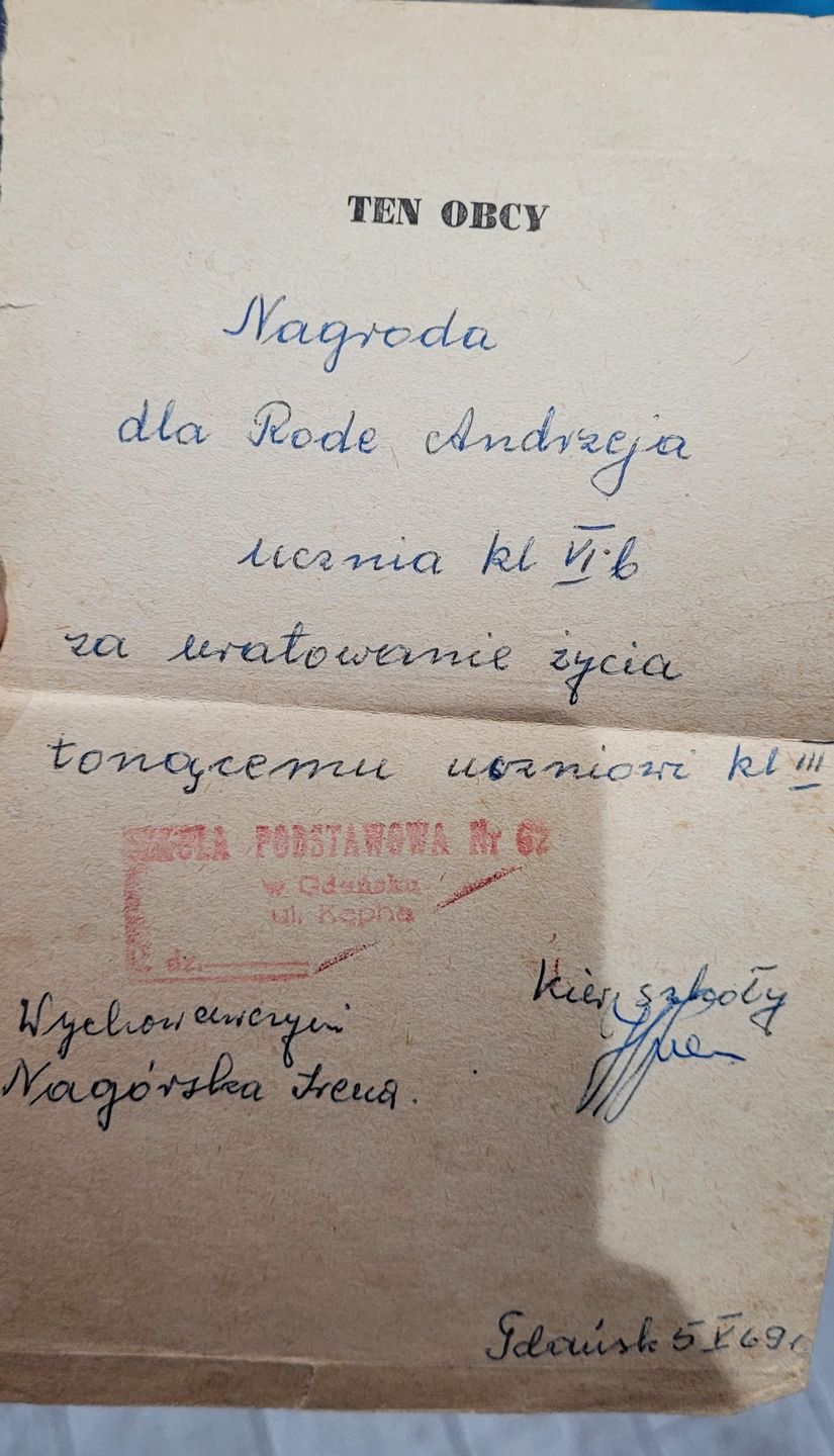 Książkowy bazarek Fundacji "Psie nadzieje"