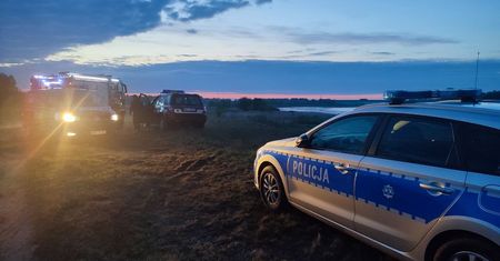 Tragedia nad Bugiem. Kobieta wzywała pomoc z tonącego samochodu