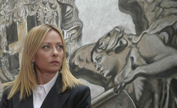 "Niedopuszczalne". Anioł z twarzą Giorgii Meloni w bazylice w Rzymie