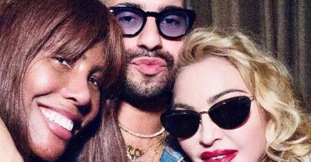 Madonna bez makijażu i niemal rozebrana. To on robi jej zdjęcia