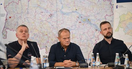 Dodatkowo płatne nadgodziny dla strażaków. Jest zapowiedź premiera