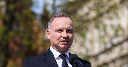 Kontrowersyjne zachowanie Dudy. Odznaczył byłych reporterów TVP