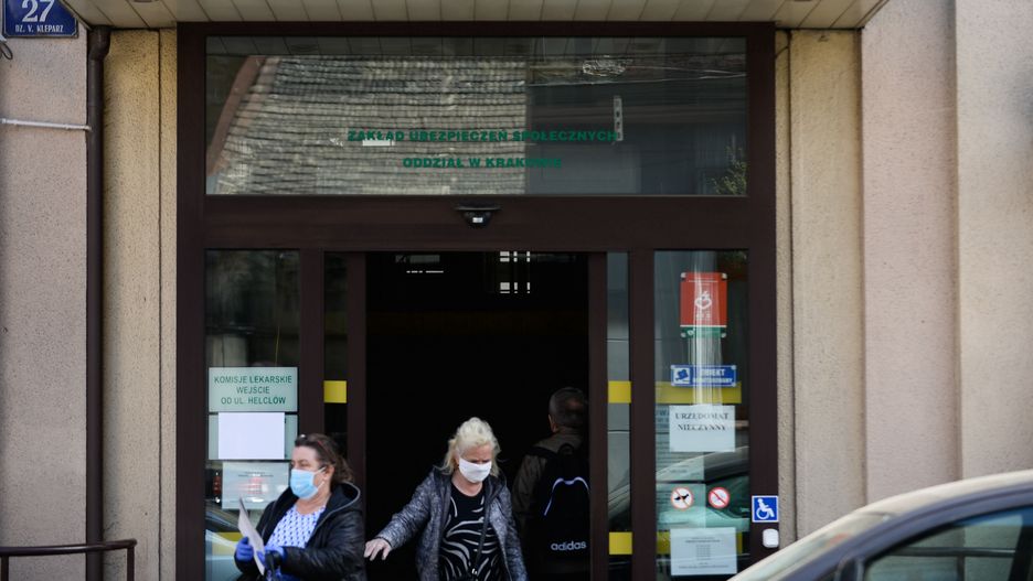 Koronawirus a praca. Liczba osób przewidzianych do zwolnienia w województwie mazowieckim w niecały miesiąc zwiększyła się pięciokrotnie.