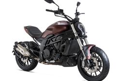 Benelli 502 C – cena, informacje, dane techniczne