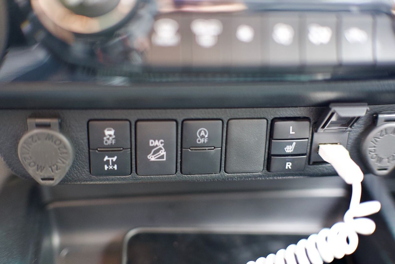 Toyota Hilux Invincible