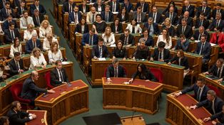 Kolejne problemy ludzi Orbana. Oskarżenia pod adresem byłego szega MON