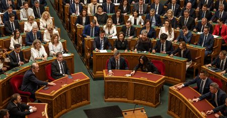 Kolejne problemy ludzi Orbána. Oskarżenia pod adresem byłego szefa MON