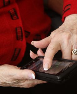 Oleśnica. Seniorka straciła 30 tys. zł. Myślała, że pomaga córce