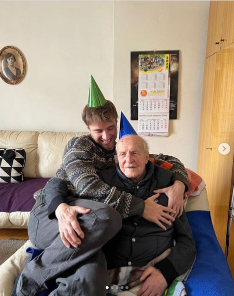 Maciej Musiał świętuje 98. urodziny dziadka