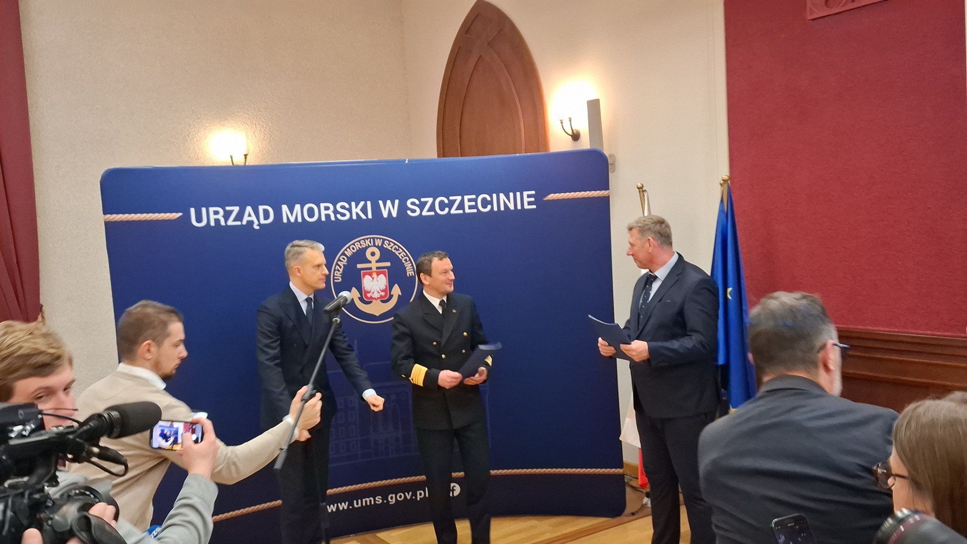 Prace związane z oczyszczaniem dna Bałtyku pod budowę portu zewnętrznego rozpoczną się na obszarze oznaczonym kolorem żołtym (Obszar 1). T1 i T2 to miejsce pod port kontenerowy