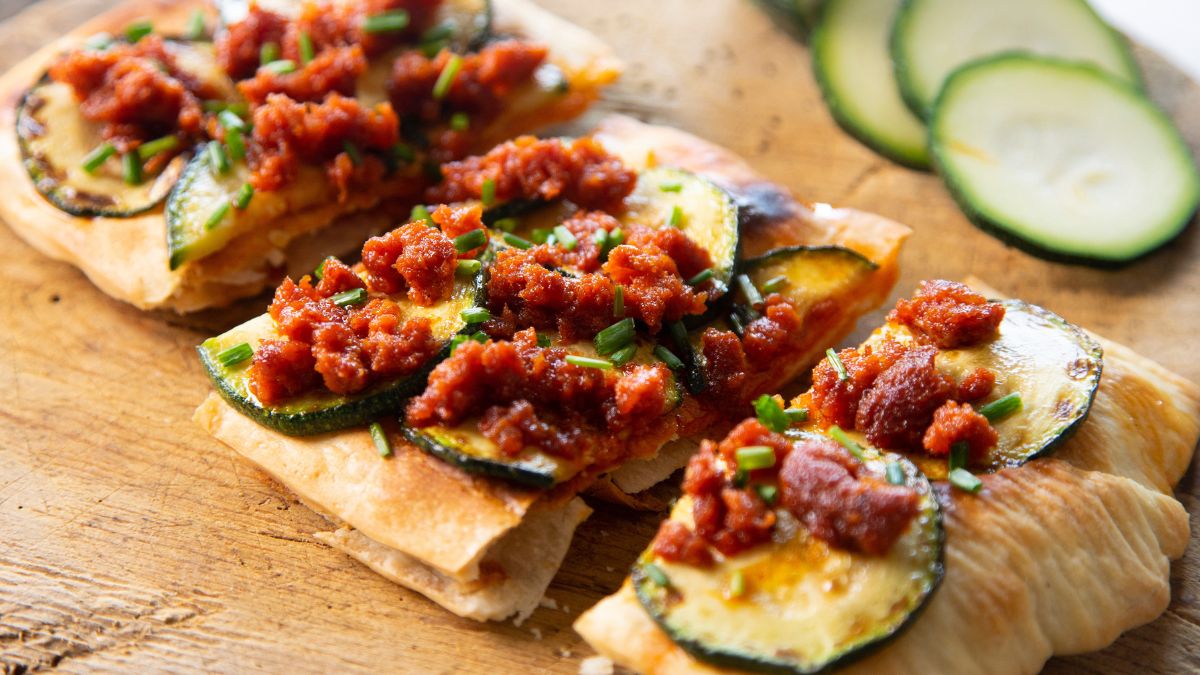 Grecka pizza bez sera