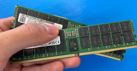 300 GB RAM w aucie? Micron zapowiada erę “pamięciożernej” elektroniki