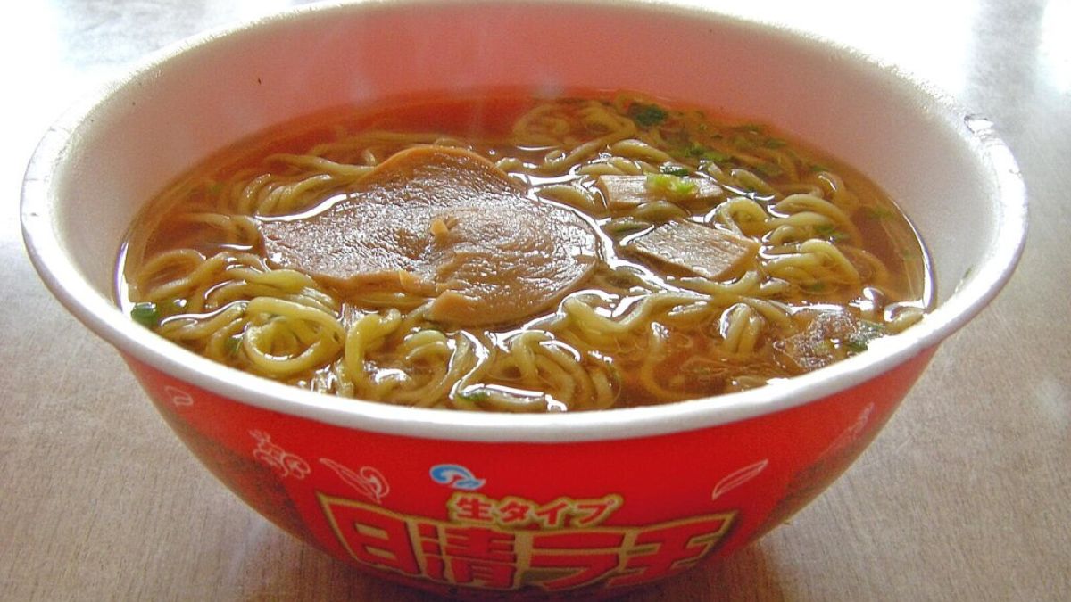 GIS wycofuje ze sklepów partię zupek chińskich. Podano powód