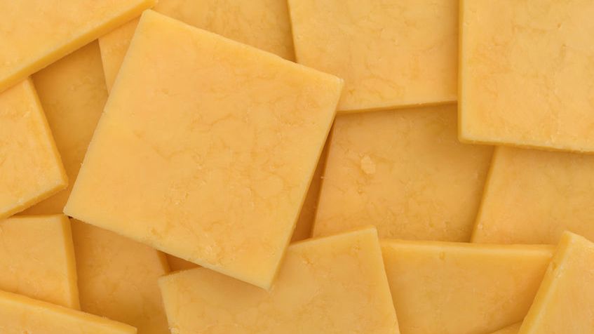 Ser gouda jest jednym z najbardziej lubianych żółtych serów