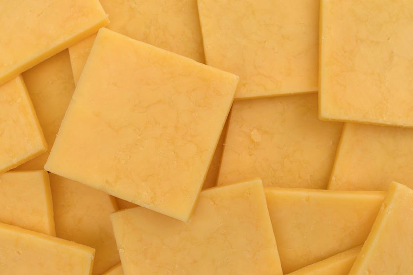 Ser gouda jest jednym z najbardziej lubianych żółtych serów