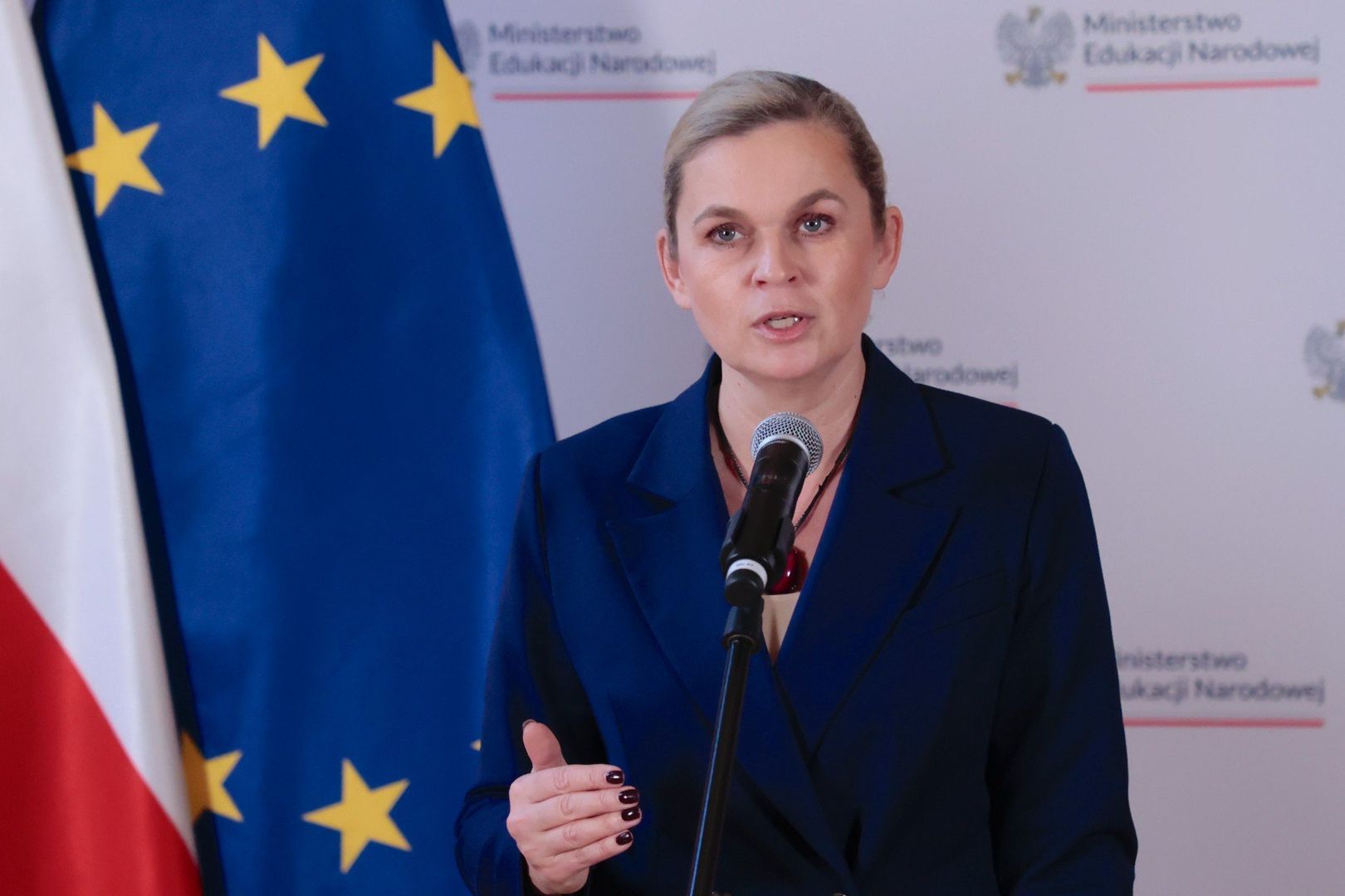 Ministerstwo Edukacji prowadzi specjalny portal: wypoczynek.men.gov.pl, gdzie rodzice, nauczyciele i organizatorzy mogą sprawdzić, czy dany wyjazd został oficjalnie zgłoszony. 