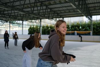 Tarnów: Sezon na lodowiska właśnie się rozpoczął. Doskonała zabawa