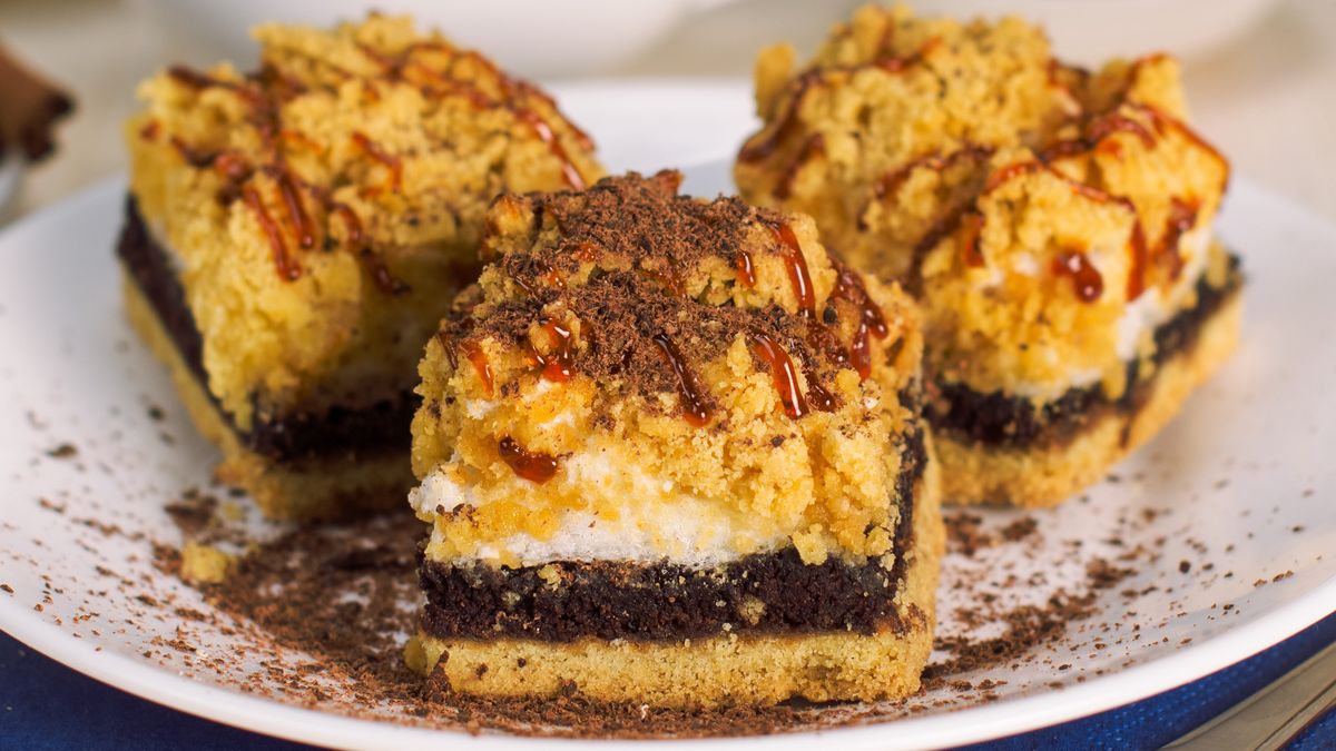 Ciasto pleśniak z kruszonką i pianką