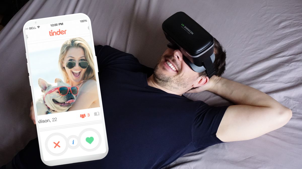 Mężczyzna leży na łóżku w okularach VR