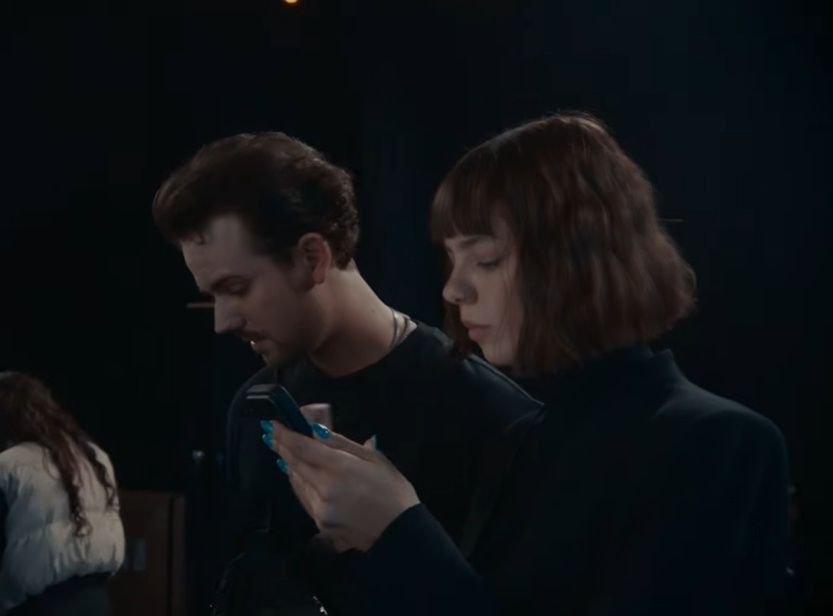 Kalina Józefowicz w teledysku Jeremiego Sikorskiego