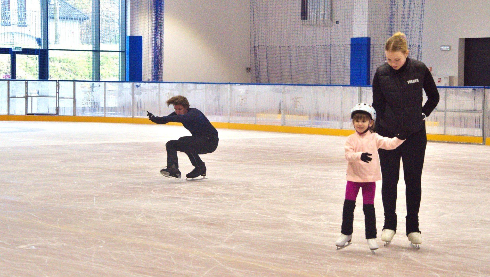 2 listopada 2025 w ośrodku &#34;Czarna Góra&#34; oficjalnie zainaugurowano sezon ślizgawkowy