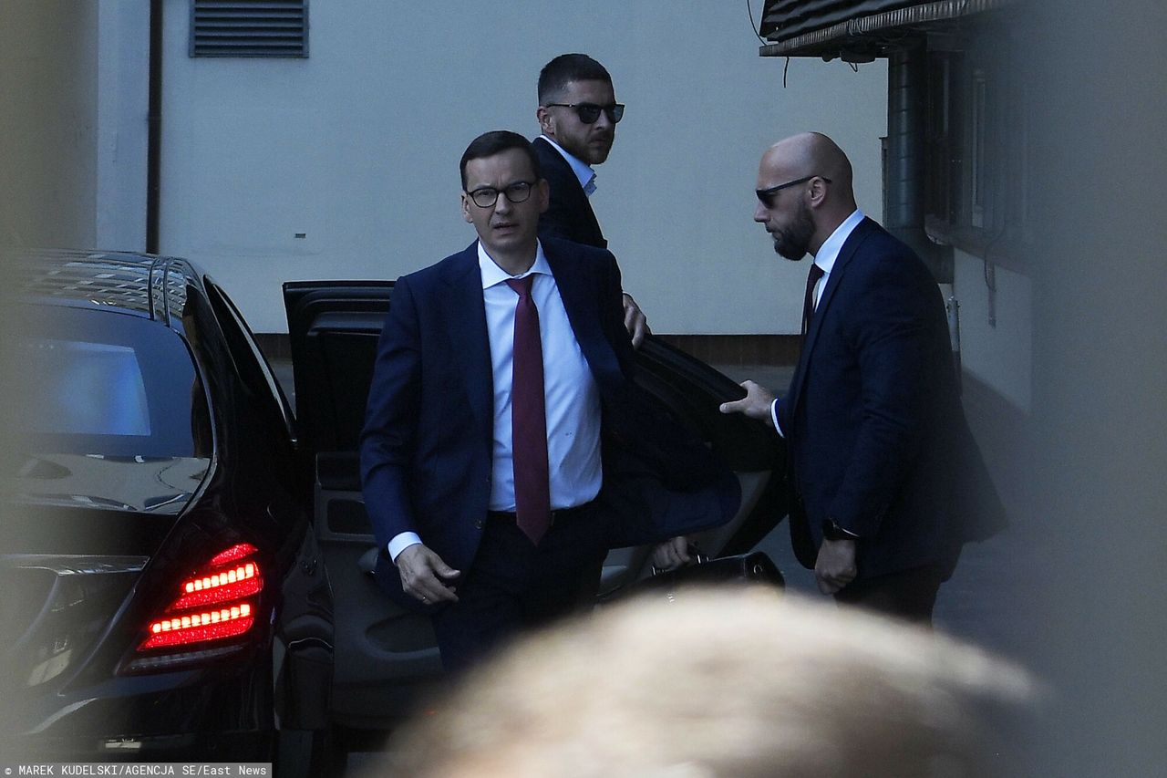 Morawiecki ma walczyć o koalicję z PSL i rozliczyć Tuska. Narady współpracowników szefa rządu