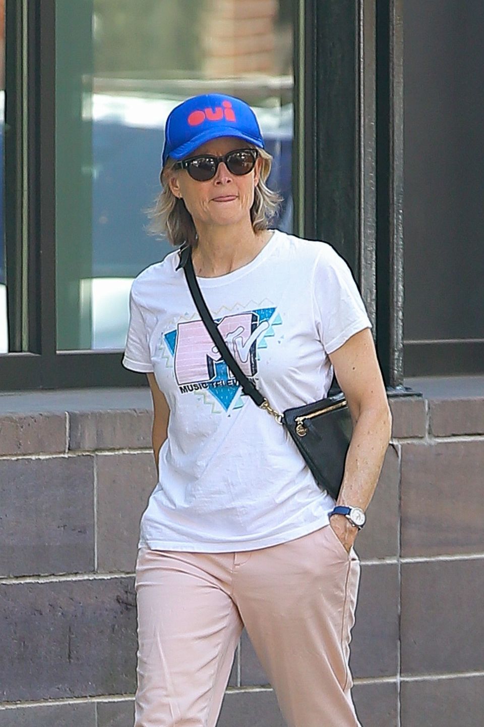 Jodie Foster "przyłapana" na spacerze