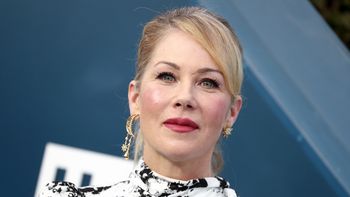 Christina Applegate latami żyła z błędną diagnozą. Przyjaciele coraz bardziej martwią się o jej stan: "JEST ZAŁAMANA. Nie radzi sobie z tym"