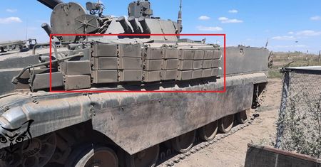 Rosyjski BMP-3 obłożony kostkami ERA Kontakt-1. To po prostu jeżdżąca bomba